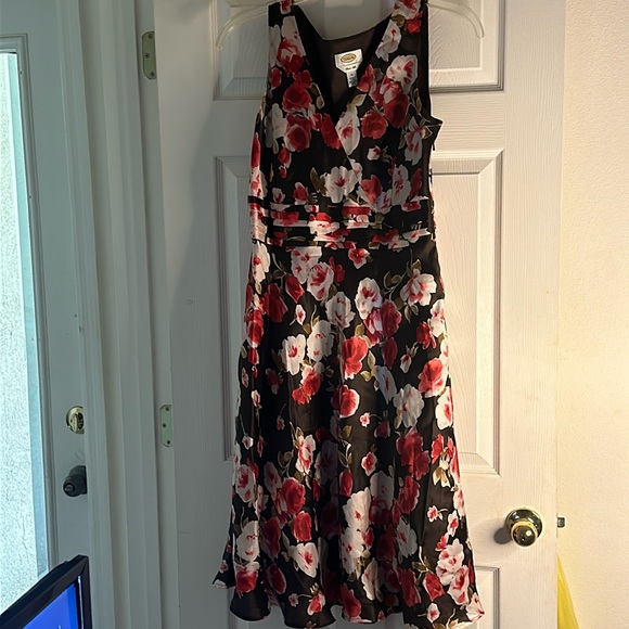 Talbots Dresses & Skirts - EUC TALBOTS DRESS